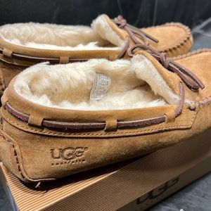 UGG Dakota Slipper